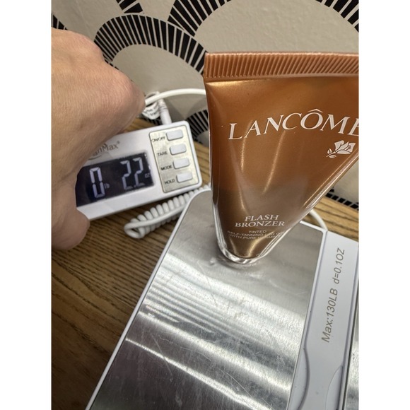 Lancome Flash Bronzer Tinted Self-Tanning Body Gel With Pure Vitamin E - Picture 4 of 4